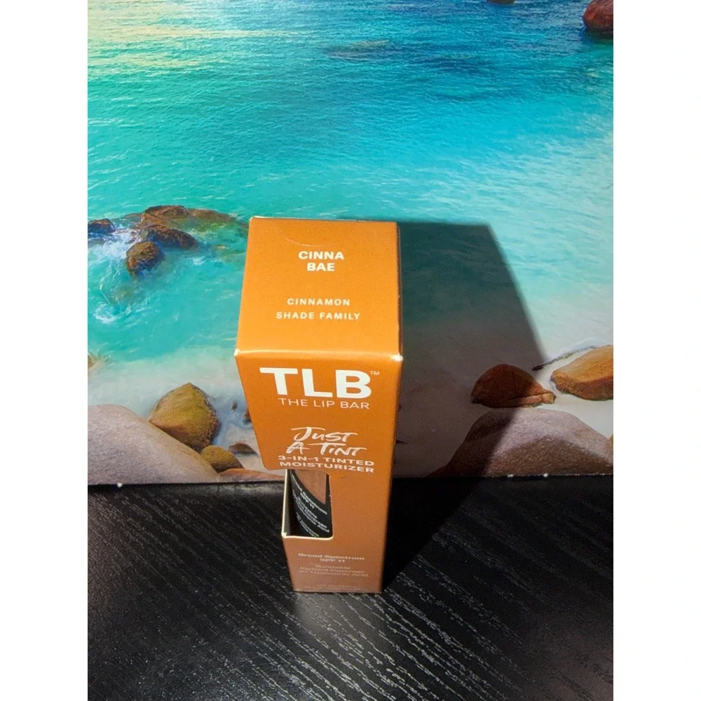 TLB The Lip Bar Just A Tint 3-in-1 Tinted Moisturizer Cinna Bae SPF 11 1oz NEW
